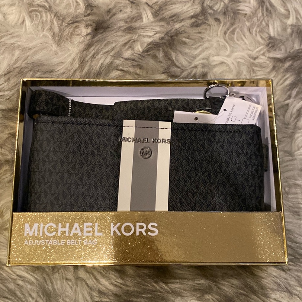 NWT belt bag